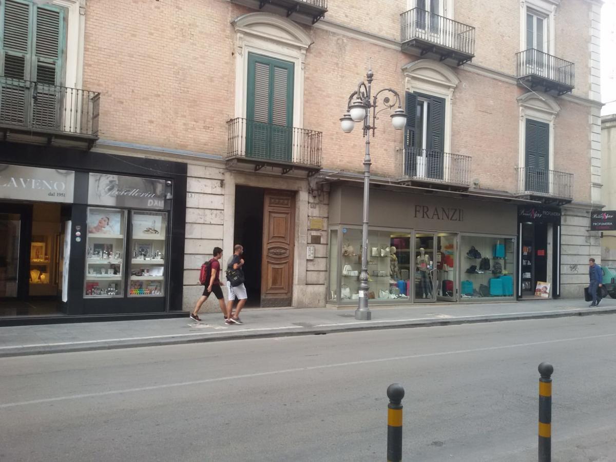 Muro Torto Suite - Struttura Sanificata Giornalmente Con Ozono E Prodotti Specifici Conformi Al Decalogo Del Ministero Salute - Personale Sottoposto A Test Sierologico Periodicamente Foggia Eksteriør bilde